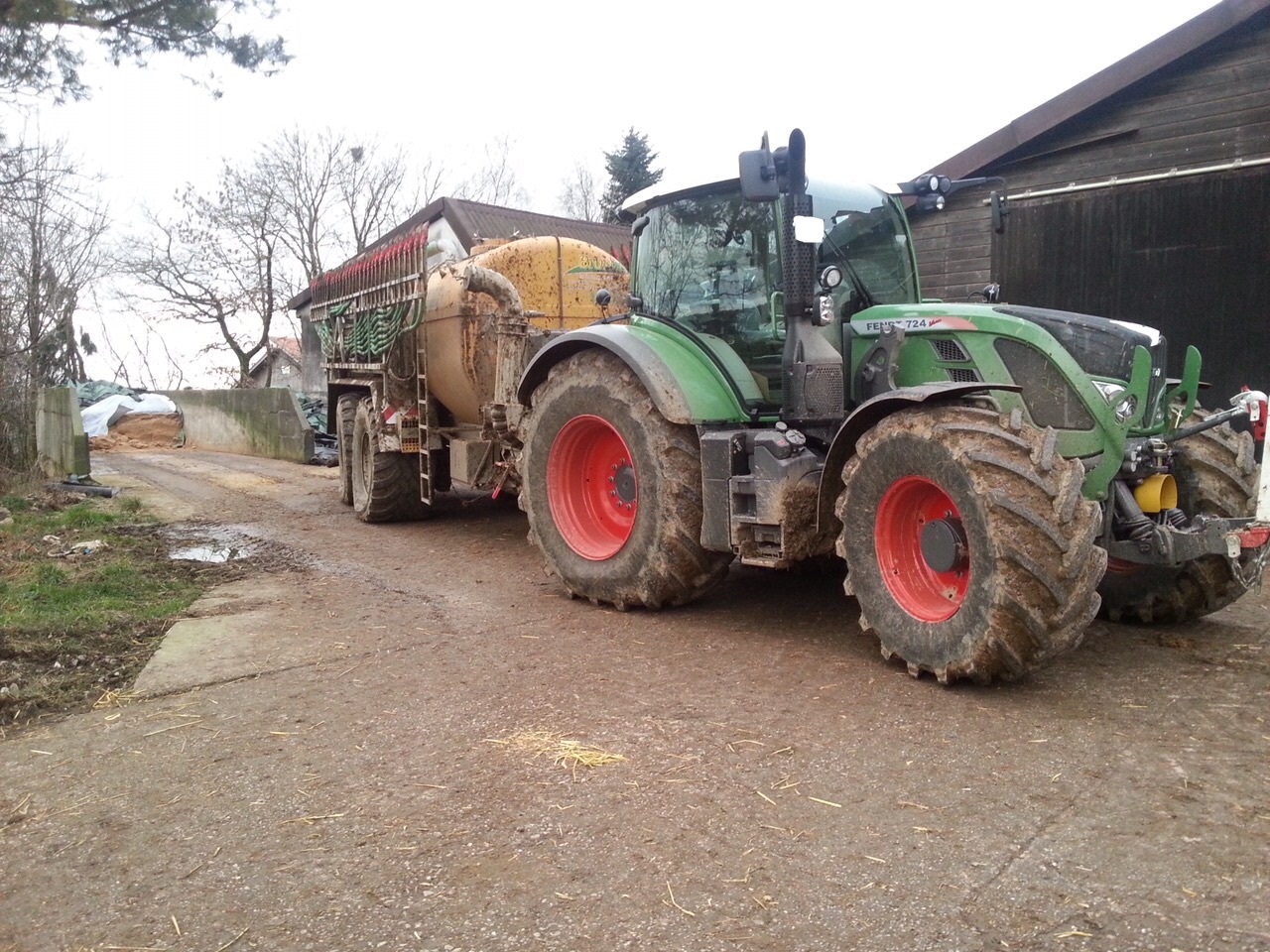 Beim Gülle fahren