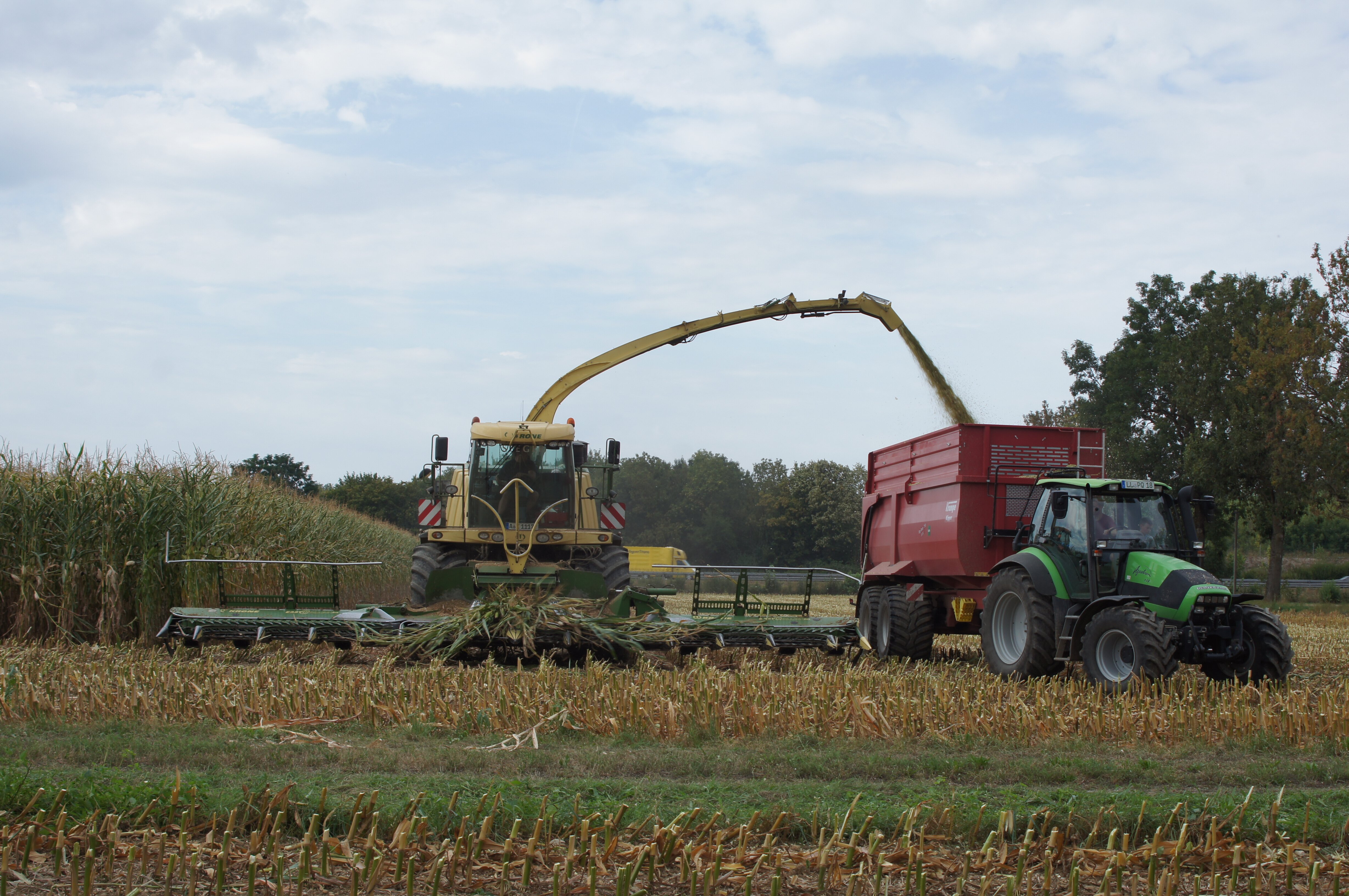 Krone Big X 1100 und Deutz-Fahr Agrotron 118 mit Krampe Big Body 750