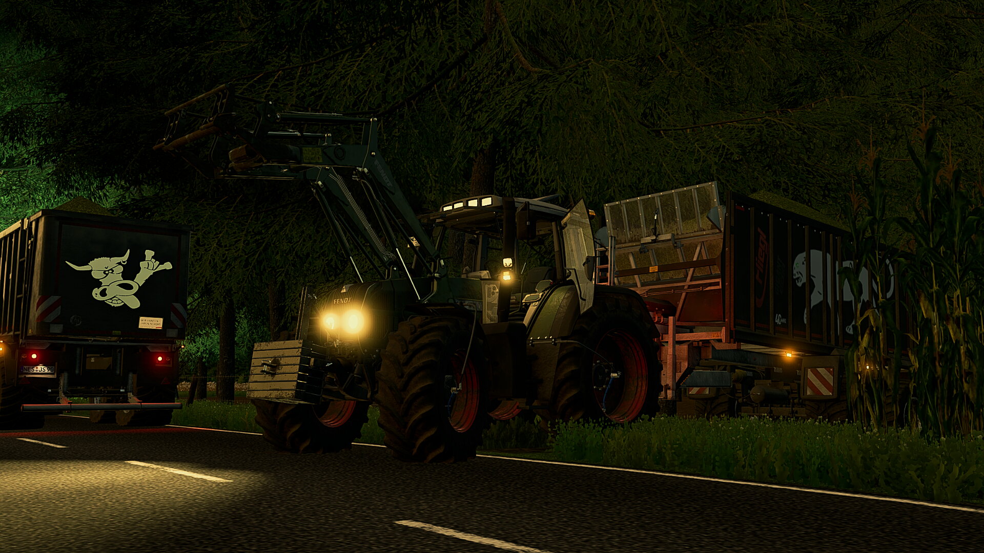 Fendt 818 TMS und dem Fliegl Black Panther im Mais