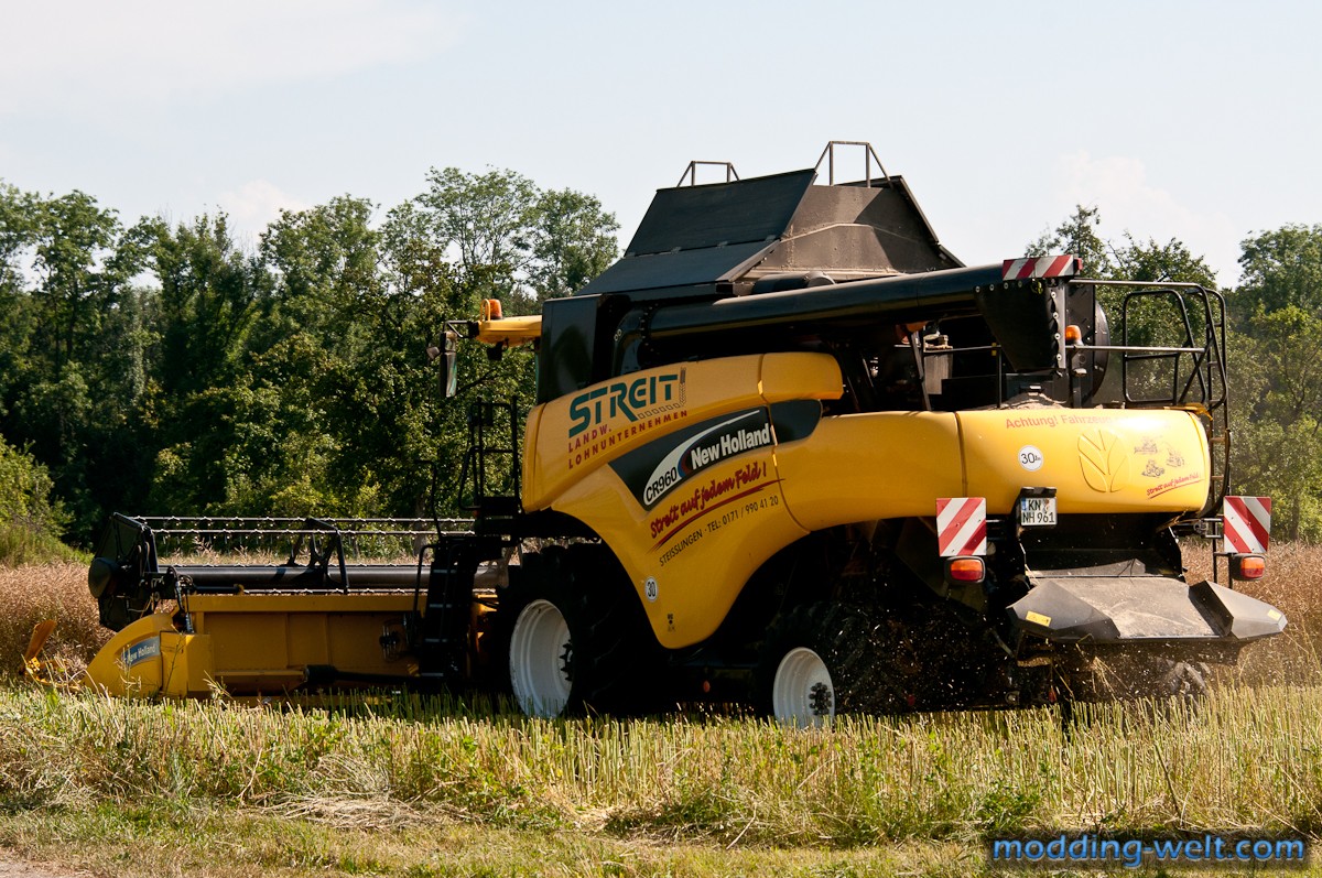 New Holland CR960 beim Raps Drusch