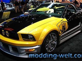 112_2006_sema_132z+2007_ford_mustang_GT_convertible_by_Stitchcra